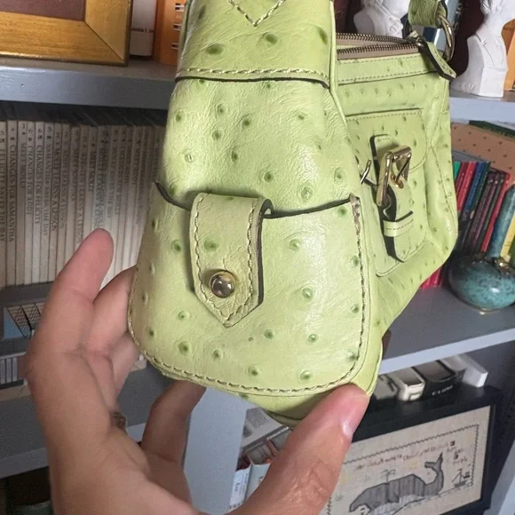 Dooney & Bourke Green Yellow Ostrich Embossed Leather Shoulder Bag Barrel Style - Picture 6 of 12
